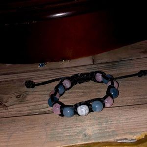 I make bracelets and trying to sell them I can do almost anything!!